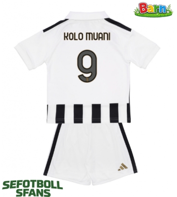 Juventus Randal Kolo Muani #9 Hemmaställ Barn 2026-27 Kortärmad (+ Korta byxor)
